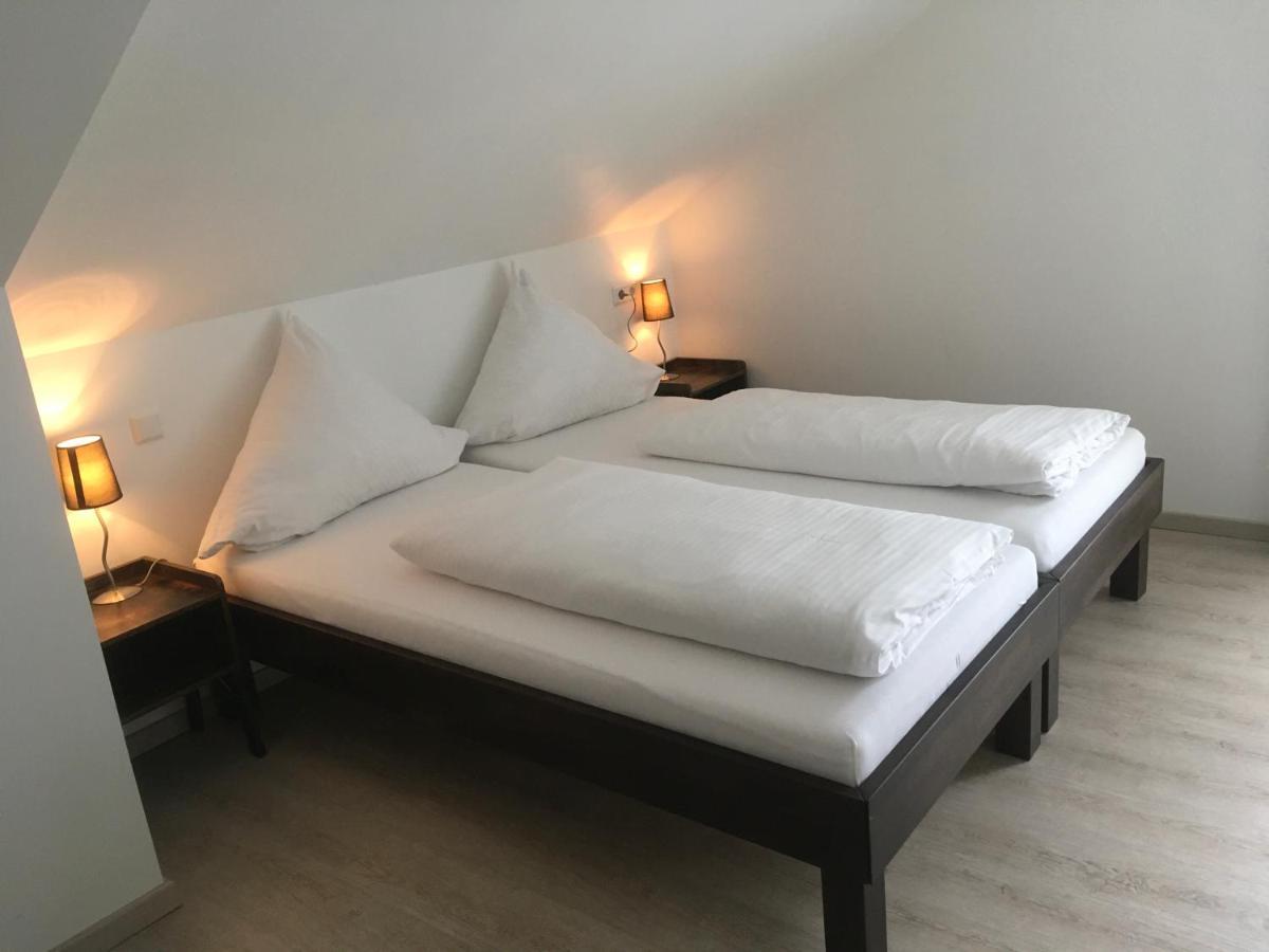Hotel-Pension zum Paradies Willingen  Bagian luar foto