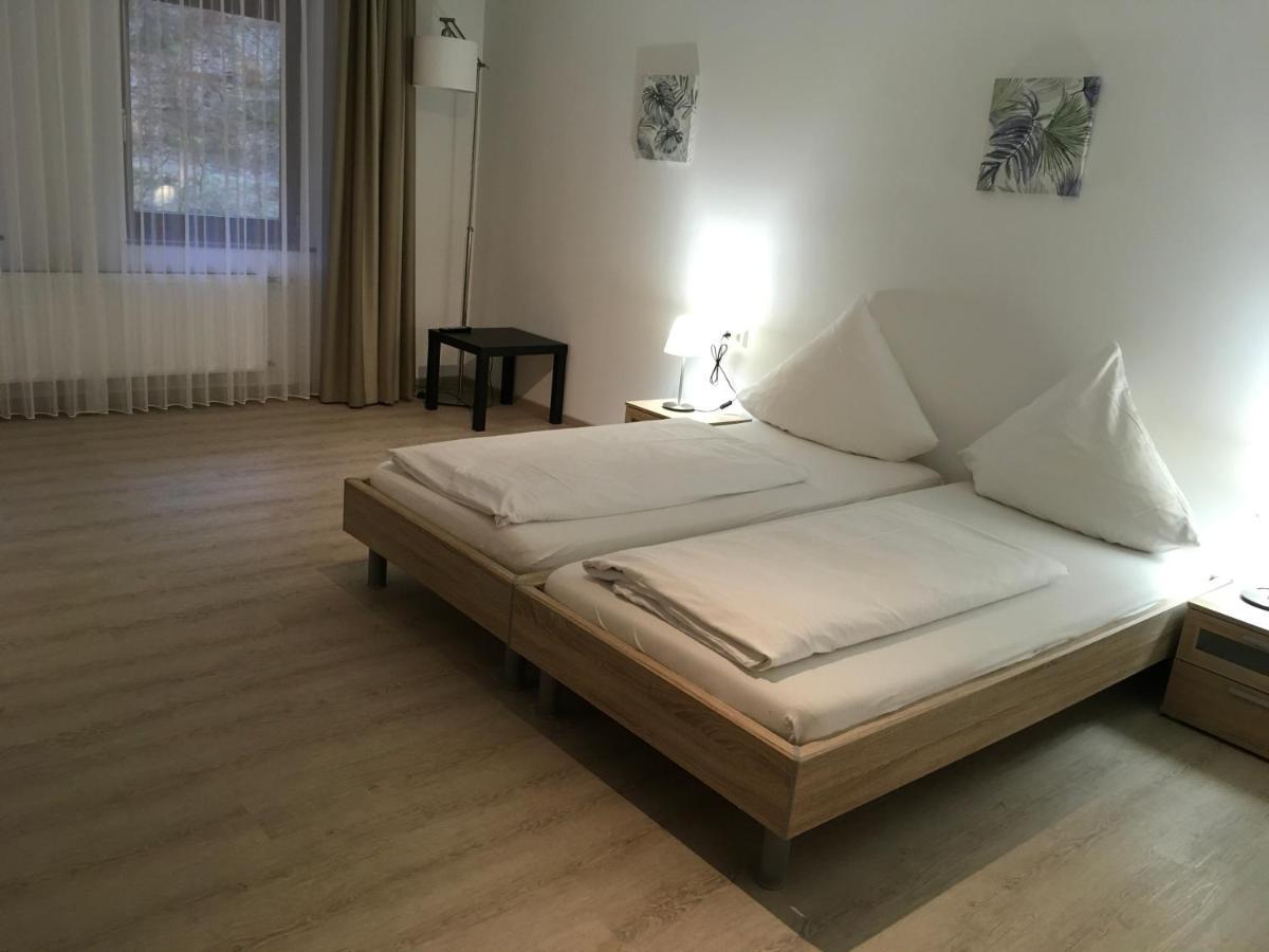 Hotel-Pension zum Paradies Willingen  Bagian luar foto