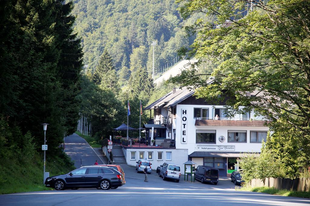 Hotel-Pension zum Paradies Willingen  Bagian luar foto