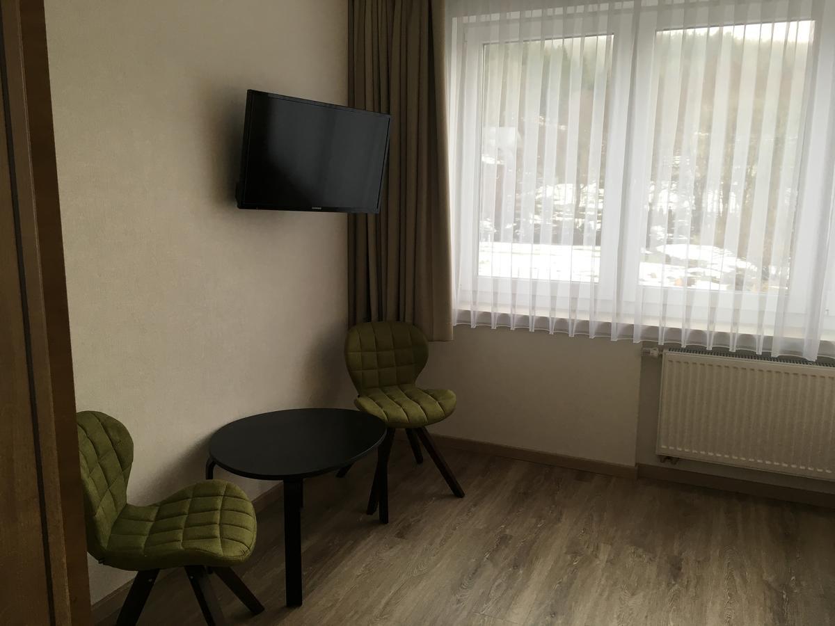 Hotel-Pension zum Paradies Willingen  Bagian luar foto