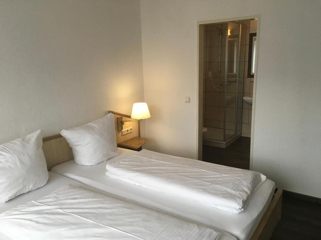 Hotel-Pension zum Paradies Willingen  Bagian luar foto
