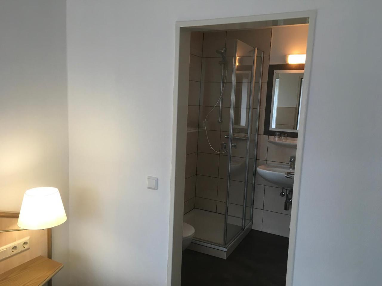 Hotel-Pension zum Paradies Willingen  Bagian luar foto